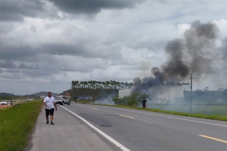 Quatro pessoas morrem em trágico acidente na BR-280 - Diário da Jaraguá