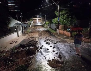 Temporal causa alagamento e deixa rastro de destruição em cidades de SC; veja imagens