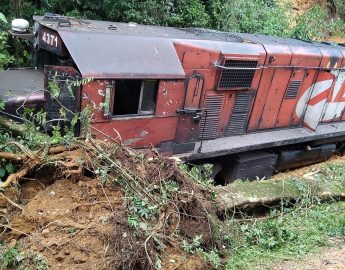 [Vídeo] – Trem com carga de grãos descarrila em Rio Natal, interior de São Bento do Sul