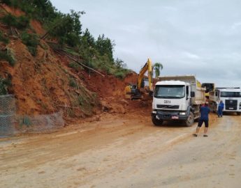 Sem previsão para liberar trânsito na Serra de Corupá, áudio sobre a situação