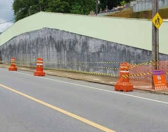 Prefeitura monitora muro de cemitério na Rua Bertha Weege