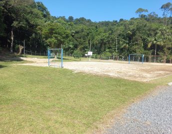 Escola São José apela à construção de uma quadra esportiva coberta