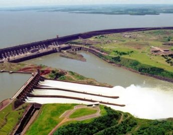 Gestão bolsonarista de Itaipu celebra pagamento de dívida histórica nesta terça