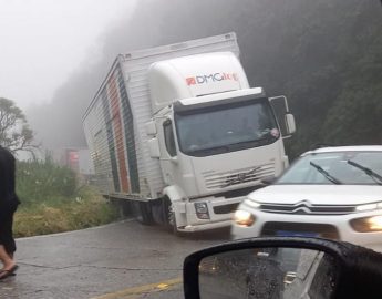 Subida fechada para veículos pesados na Serra Dona Francisca