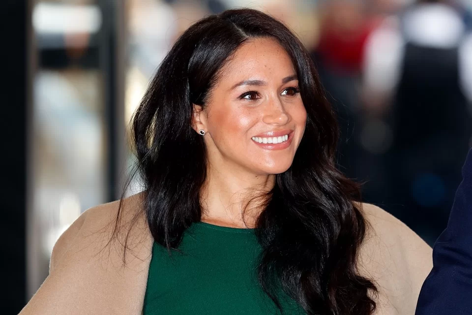 Meghan Markle diz que família real se preocupava com a cor de seu