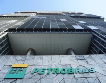 Petrobras vota aumento salarial de quase 44% para executivos; presidente pode ganhar mais de R$ 165 mil