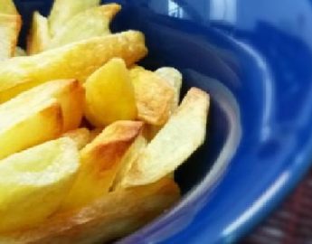 Quer fazer a melhor batata frita que você já provou? Confira essa receita