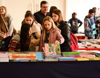 Massaranduba está realizando a 7ª Feira do Livro