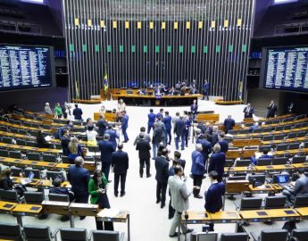 Eleição na Câmara: lanche farto com quitutes para os políticos