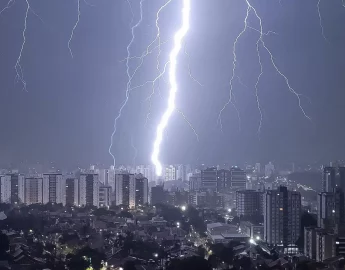 ONDA DE TEMPESTADES TRARÁ TEMPORAIS POR VÁRIOS DIAS NO SUL DO BRASIL