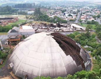 TORNADO CAUSA DESTRUIÇÃO NO PARANÁ; VEJA IMAGENS E ENTENDA O FENÔMENO