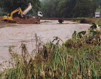 PREFEITURA DE CORUPÁ CONSEGUE LIBERAR A “PONTE DO ROCHA”