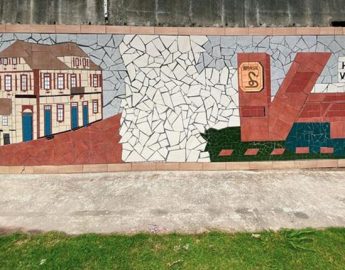 Mosaico que conta a história de Guaramirim ganha mais um painel