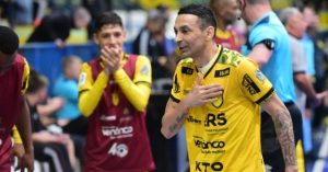 Futsal: Valdin anuncia que jogará mais uma temporada