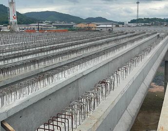 Novo viaduto em Guaramirim recebe as vigas de estrutura