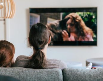 Você sabe qual a altura ideal para a TV na sala de estar?