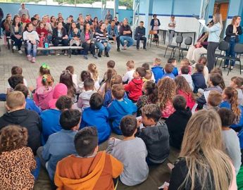 Escola Municipal Clara Moser Gerardi promoveu dia de integração família e escola