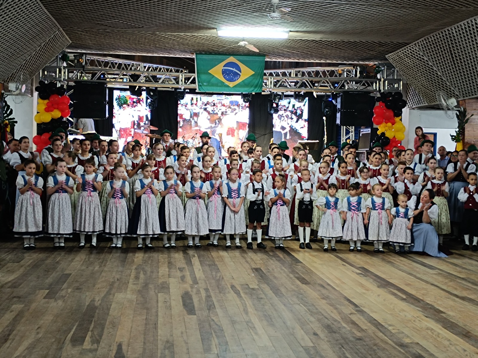 Jaraguá do Sul celebra 35 anos de tradição com o Grupo Folclórico Grünes Tal