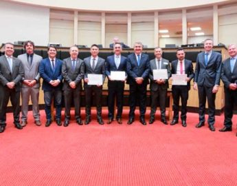 Delegados da Polícia Civil recebem homenagem da Assembleia Legislativa