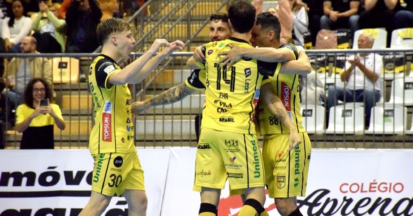 Futsal: Com emoção, Jaraguá vence nos pênaltis e avança na Copa do Brasil