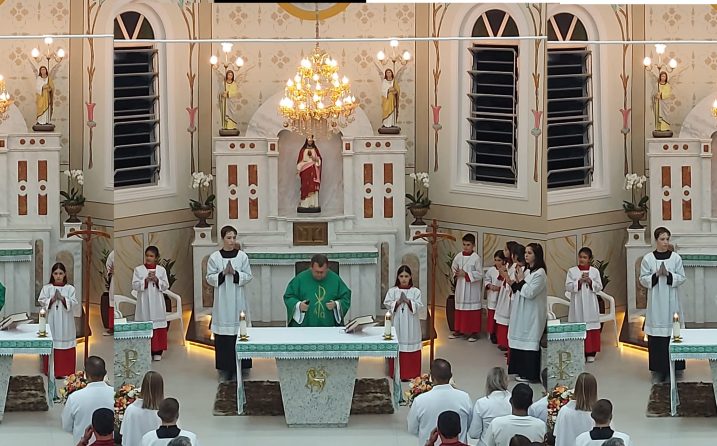 Dia de festa para católicos de São João do Itaperiú