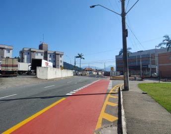 Instalação de faixa elevada na Rua Padre Alberto Romuald Jakobs