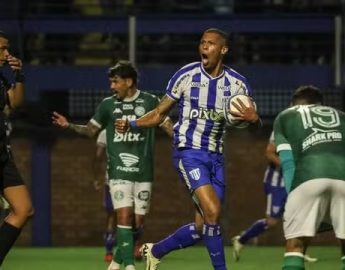 Futebol: Avaí vira sobre o Guarani e dorme na liderança da Série B
