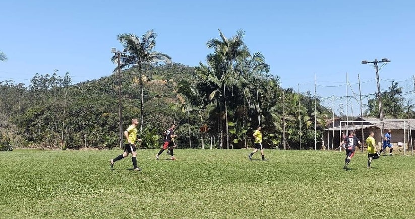 Futebol: Suíço de Guaramirim inicia neste sábado (22)