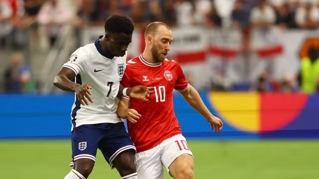 Futebol: Espanha domina Itália, vence e garante 1º lugar do grupo