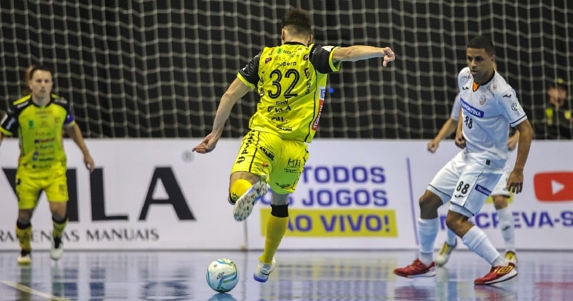 Futsal: Jaraguá goleia Blumenau pela Série Ouro