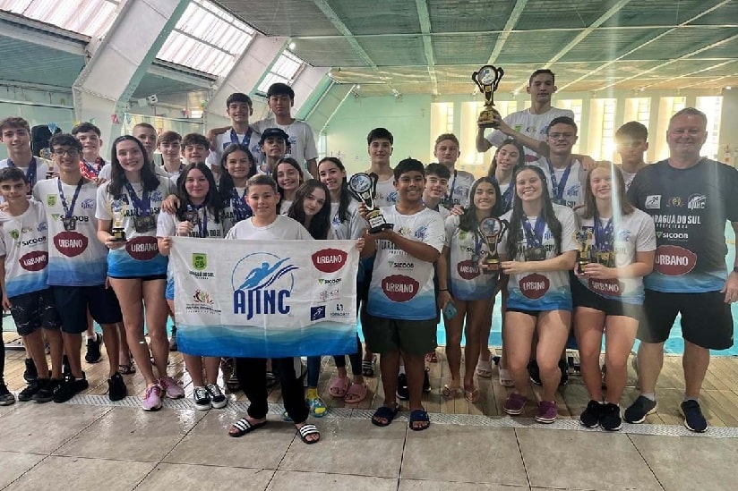 Natação: AJINC fatura recordes, medalhas e troféus no estadual de inverno