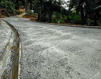 Vias recebem pavimentação em concreto