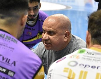Futsal: Xande Melo recebe alta dos médicos e segue no comando do Jaraguá