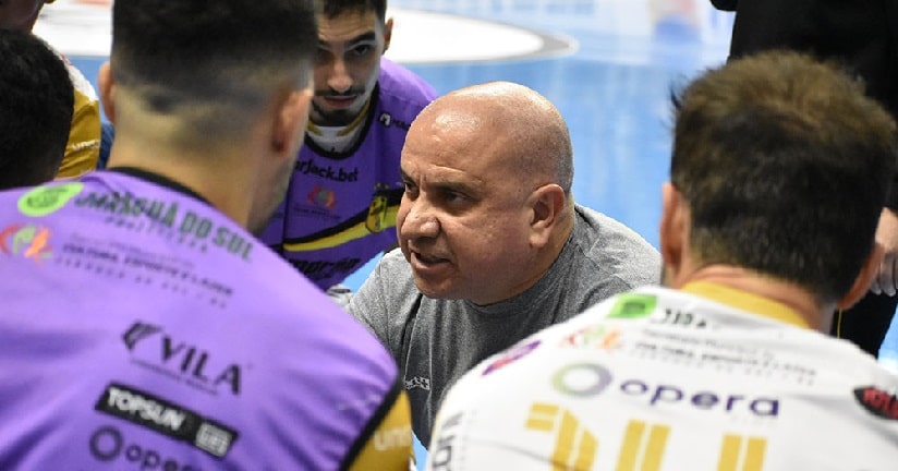 Futsal: Xande Melo recebe alta dos médicos e segue no comando do Jaraguá