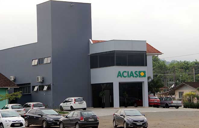 acias