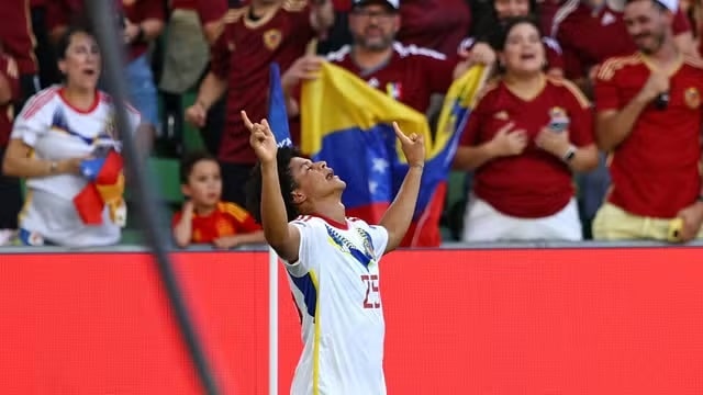 Futebol: Venezuela bate a Jamaica, garante primeiro lugar e marca histórica
