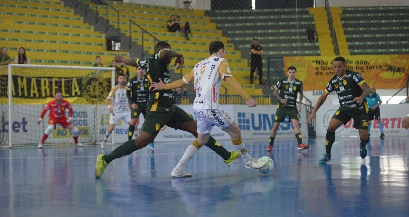 Futsal: Jaraguá recebe o Corinthians pela 17ª rodada da LNF