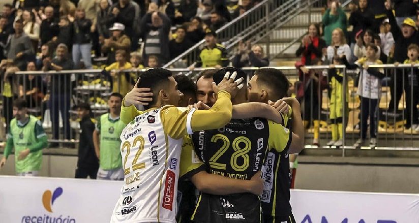 Futsal: De virada, Jaraguá bate o Corinthians pela LNF