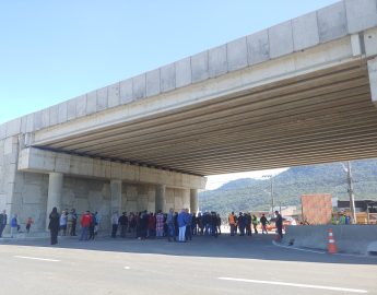 Tráfego liberado na parte inferior do viaduto do Guamiranga