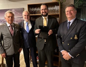 Corpo Consular de Santa Catarina outorga Medalha do Mérito Consular ao ex-secretário Juliano Froehner