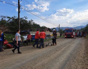 Acidente de trânsito deixa três feridos em Schroeder, na tarde de hoje (07)