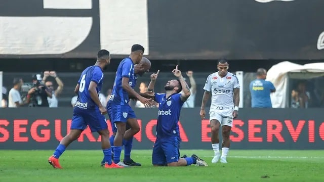 Futebol: Avaí vence e derruba longa invencibilidade do Santos