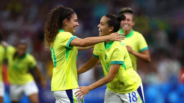 Futebol: Brasil vence a campeã mundial Espanha e vai disputar o ouro com os EUA