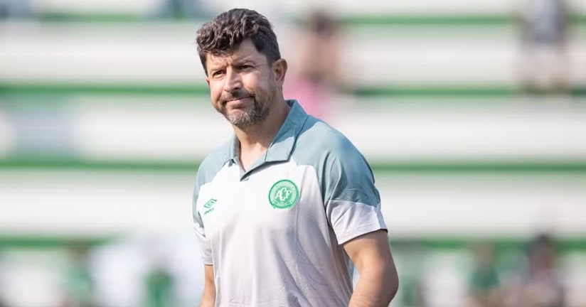 Futebol: Chapecoense demite técnico Tcheco após 12 dias de trabalho