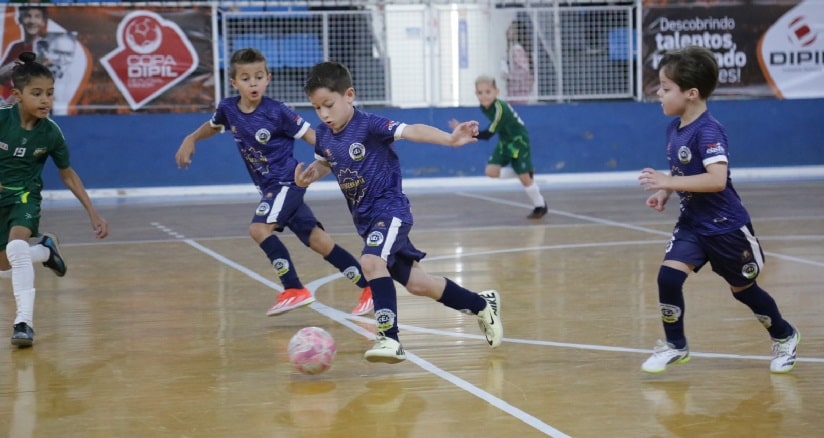 Futsal: Copa Dipil começa com muita bola na rede e festa para criançada