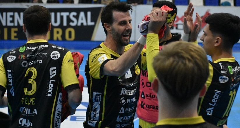 Futsal: Com susto e hat-trick do Eka, Jaraguá goleia o lanterna Brasília pela LNF