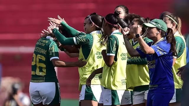 Futebol: Ferroviária elimina o Inter e vai à semifinal do Brasileirão Feminino