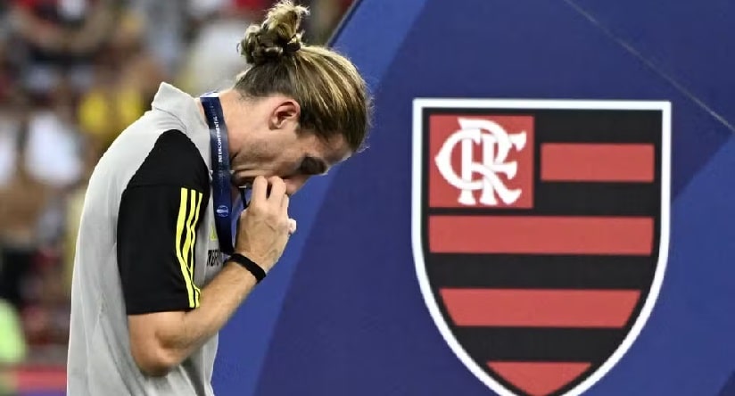 Futebol: Filipe Luís festeja conquista internacional no Maracanã pelo Flamengo