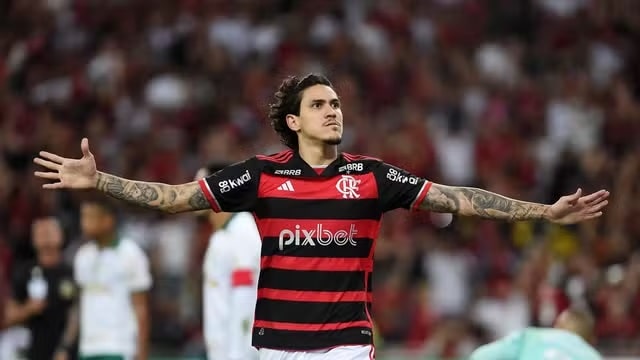 Futebol: Dominante do início ao fim, Flamengo vence o Palmeiras e abre vantagem