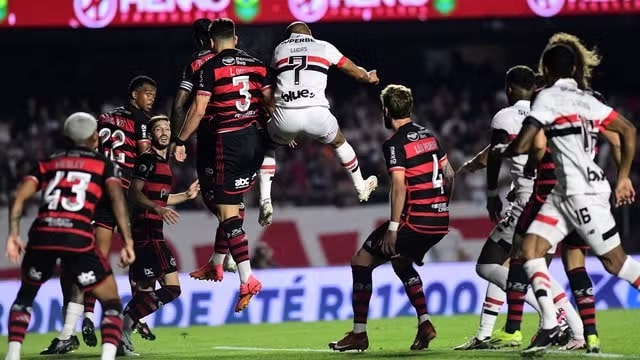 Futebol: São Paulo bate o Flamengo pelo Campeonato Brasileiro